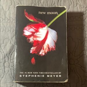 New Moon Book II By Stephenie Meyer